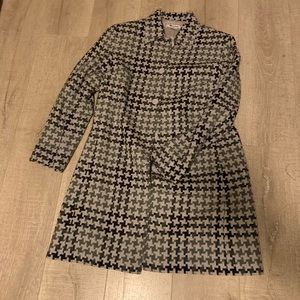 Houndstooth knee length coat